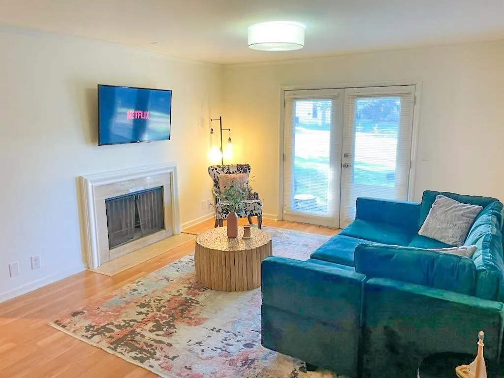 Stylish 2Br With Balcony And Optional Parking Near Vanderbilt & Broadway Nashville États-Unis